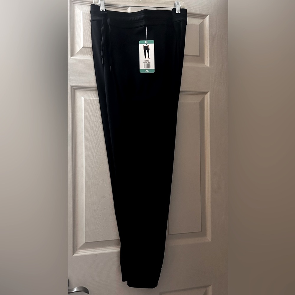 32 Degrees Heat ~Woman Size XL ~ Black Tech Fleece Jogger Pants.